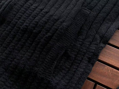 FAR SWEATER