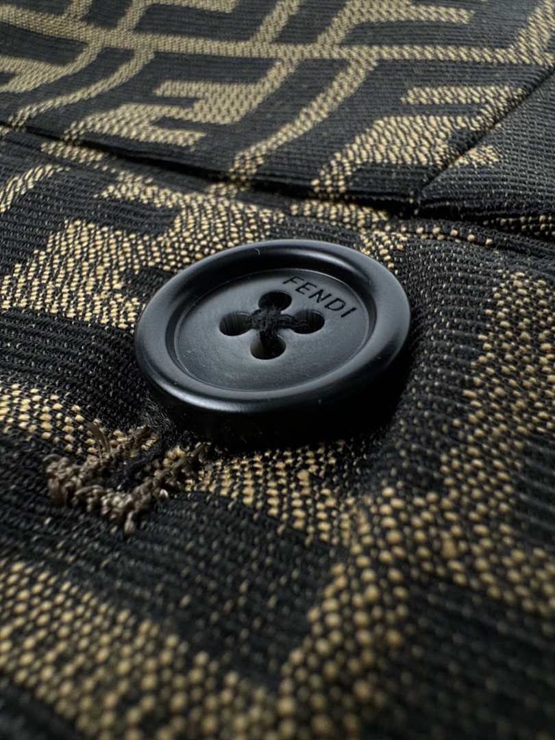 PANTALONES CORTOS FEND! - 18