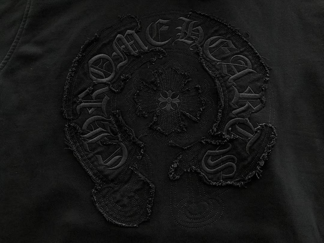 CH🔥OM🔥 HE🔥RTS HOODIE