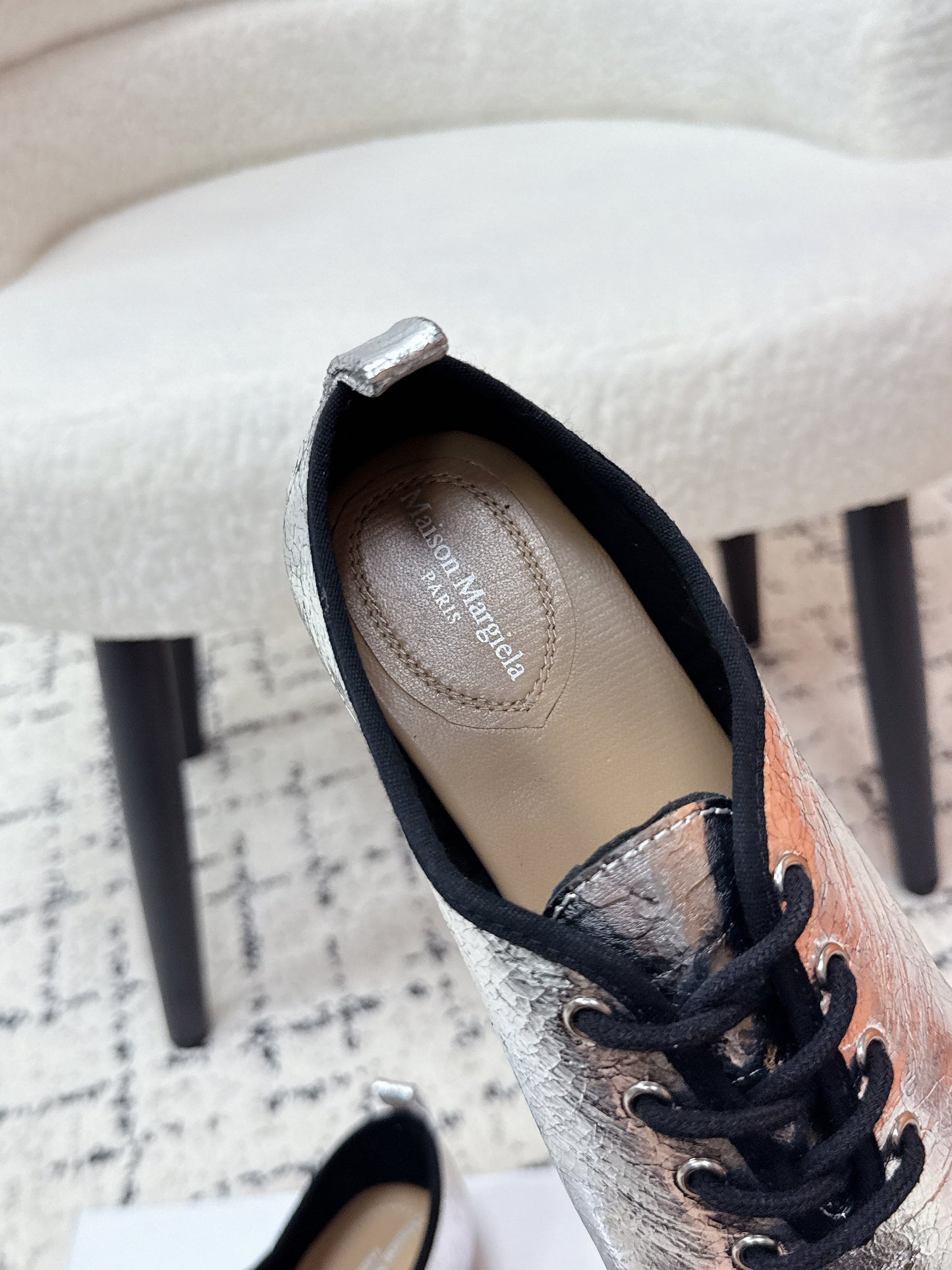 MM Tabi 6-Point Toe Lace-up Shoes Sliver Metalic Calfskin 558425
