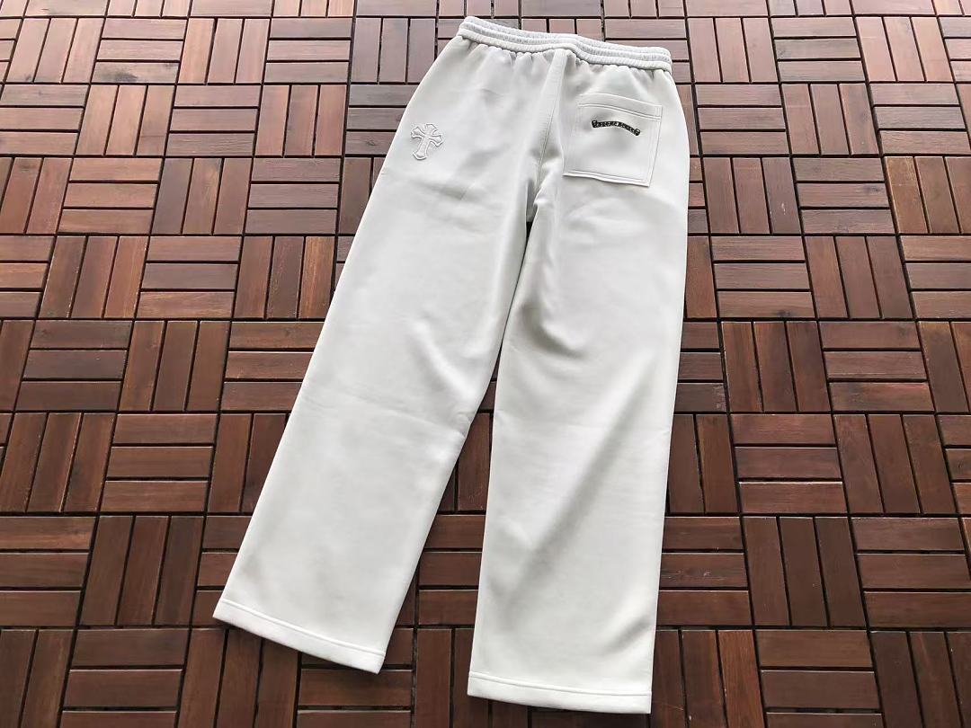 CH🔥OM🔥 HE🔥RTS TROUSERS