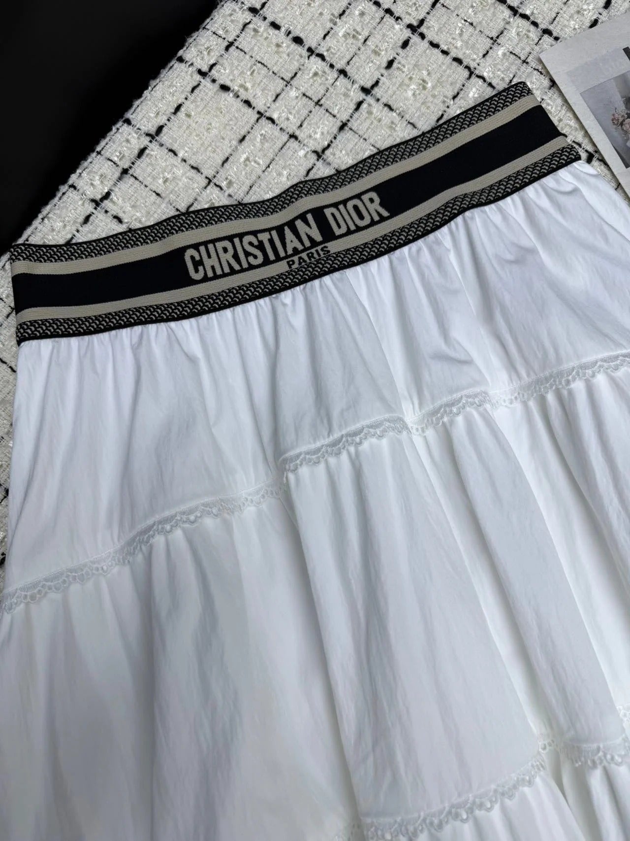 DIOR