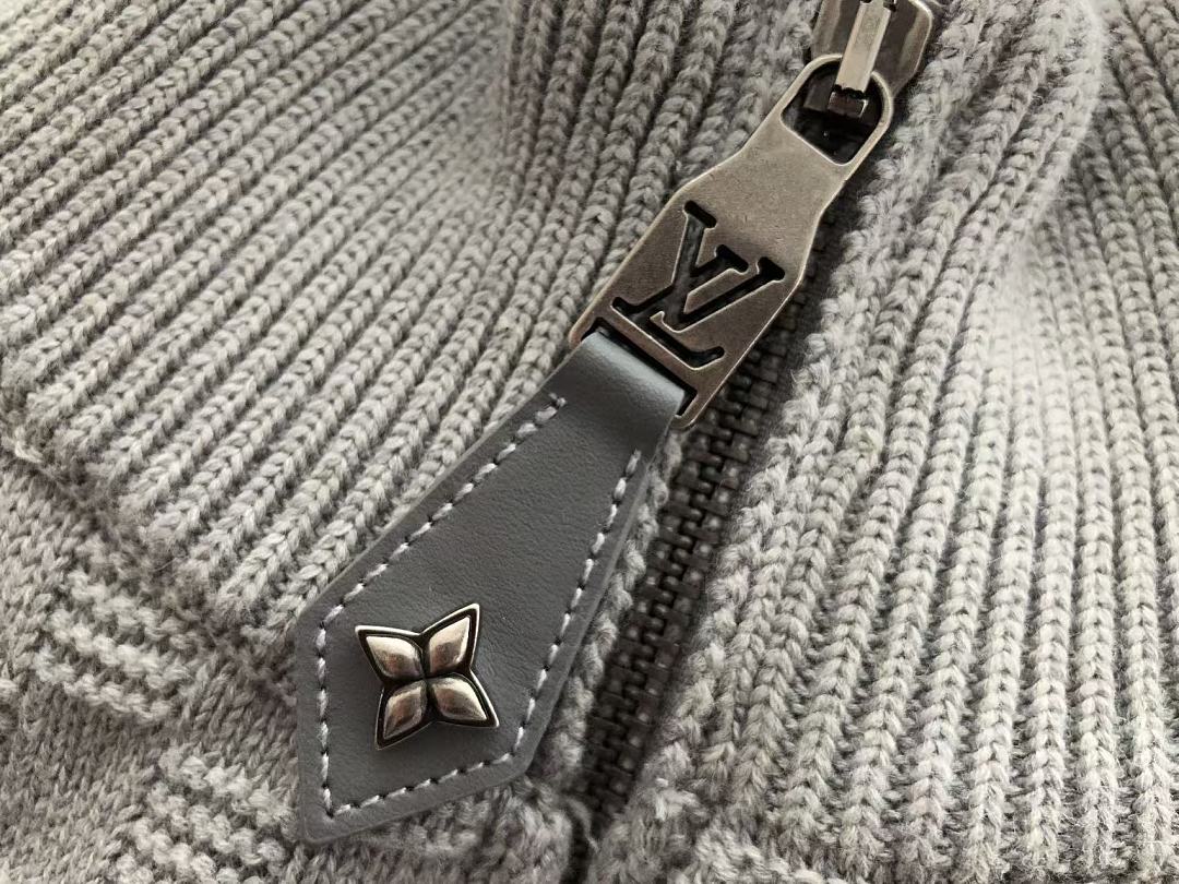 L🔥SWEATER