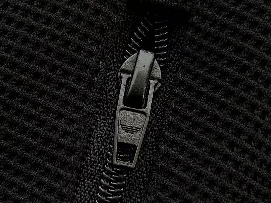 🔥DI🔥AS SWEATER