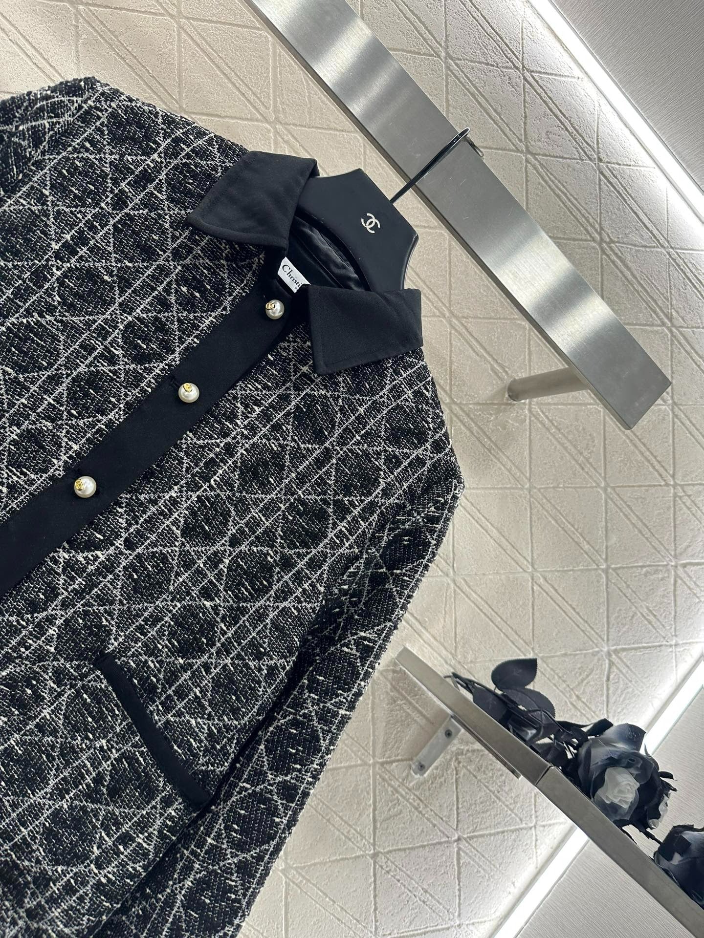 DIOR