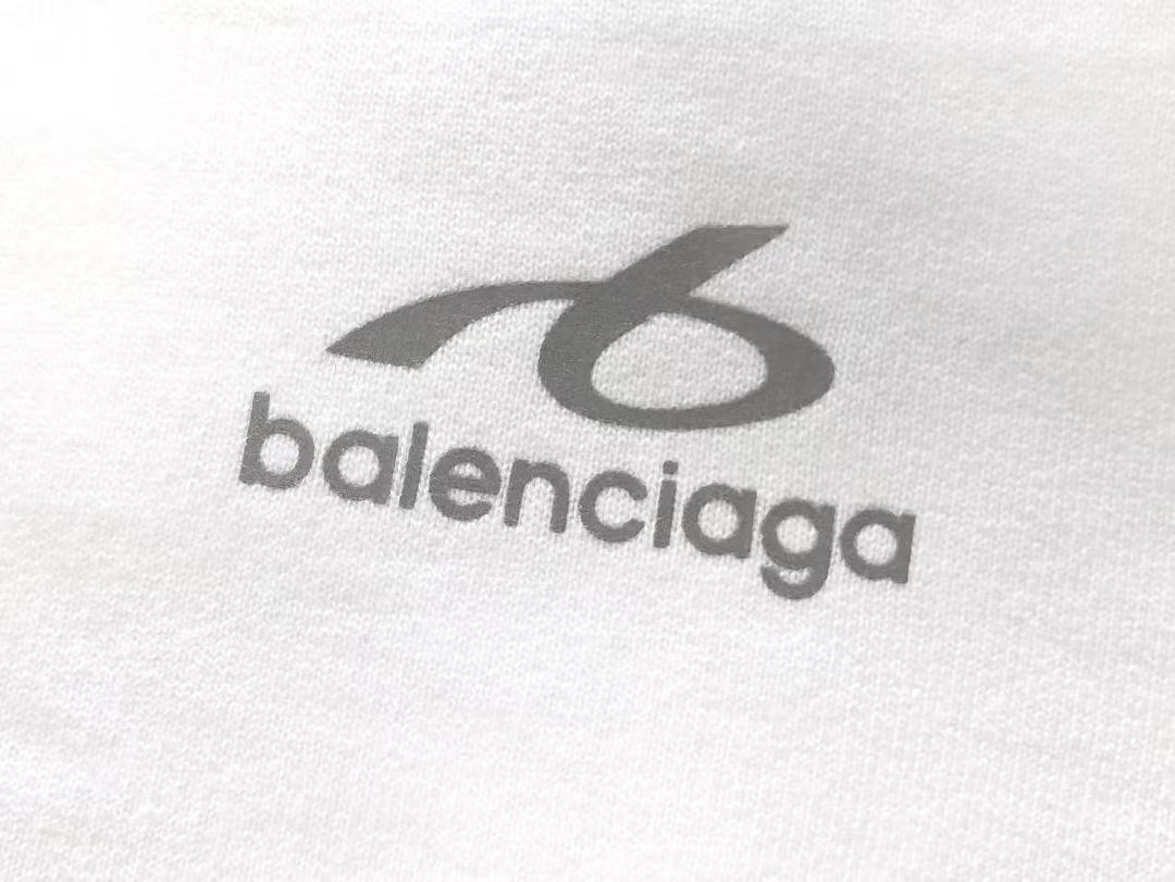 B🔥L🔥🔥🔥IA🔥A HOODIE