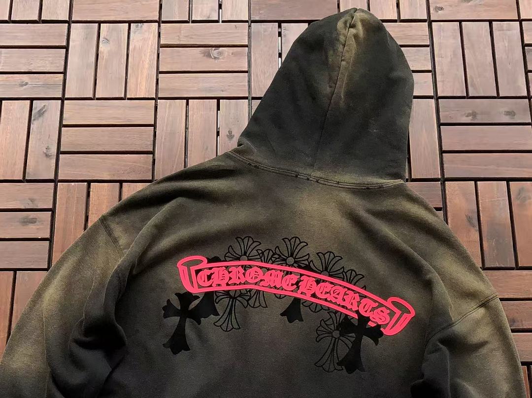 CH🔥OM🔥 HE🔥RTS HOODIE