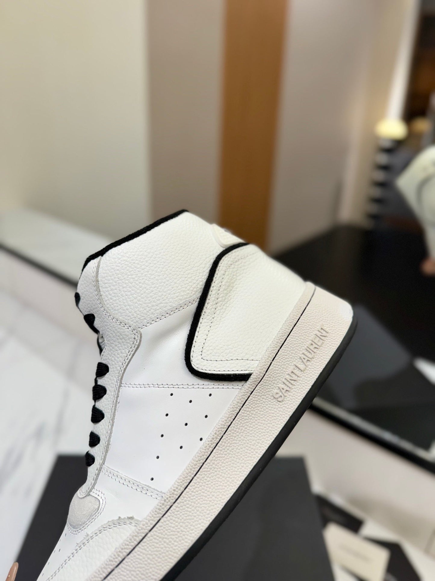 Saint Laurent