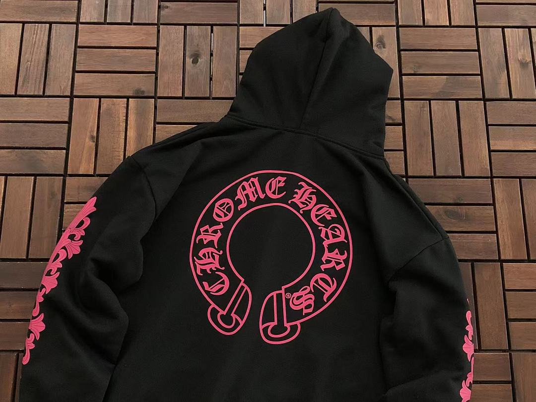CH🔥OM🔥 HE🔥RTS HOODIE