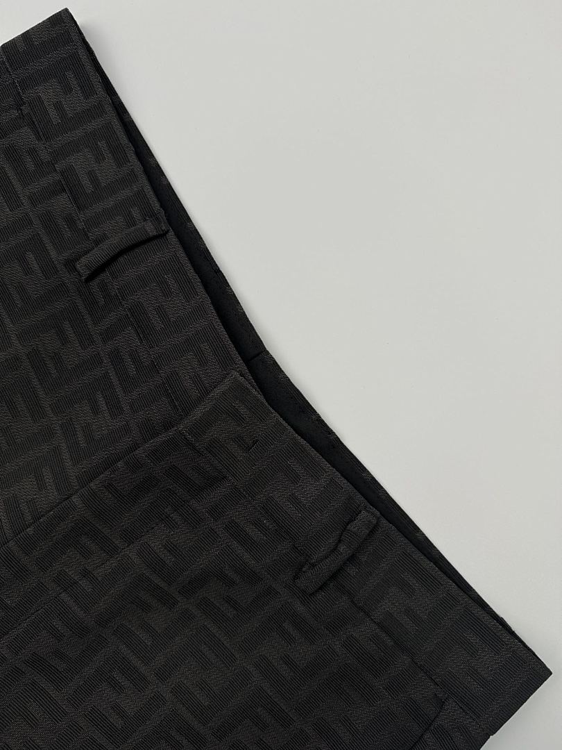 PANTALONES CORTOS FEND! - 18