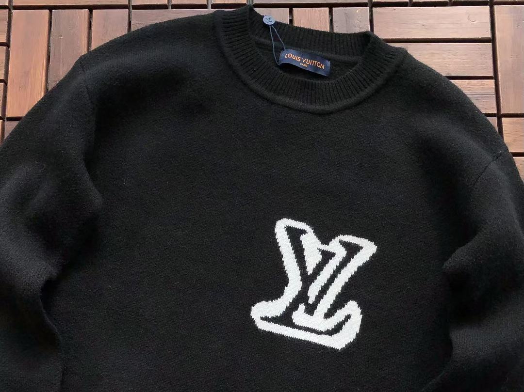 L🔥SWEATER