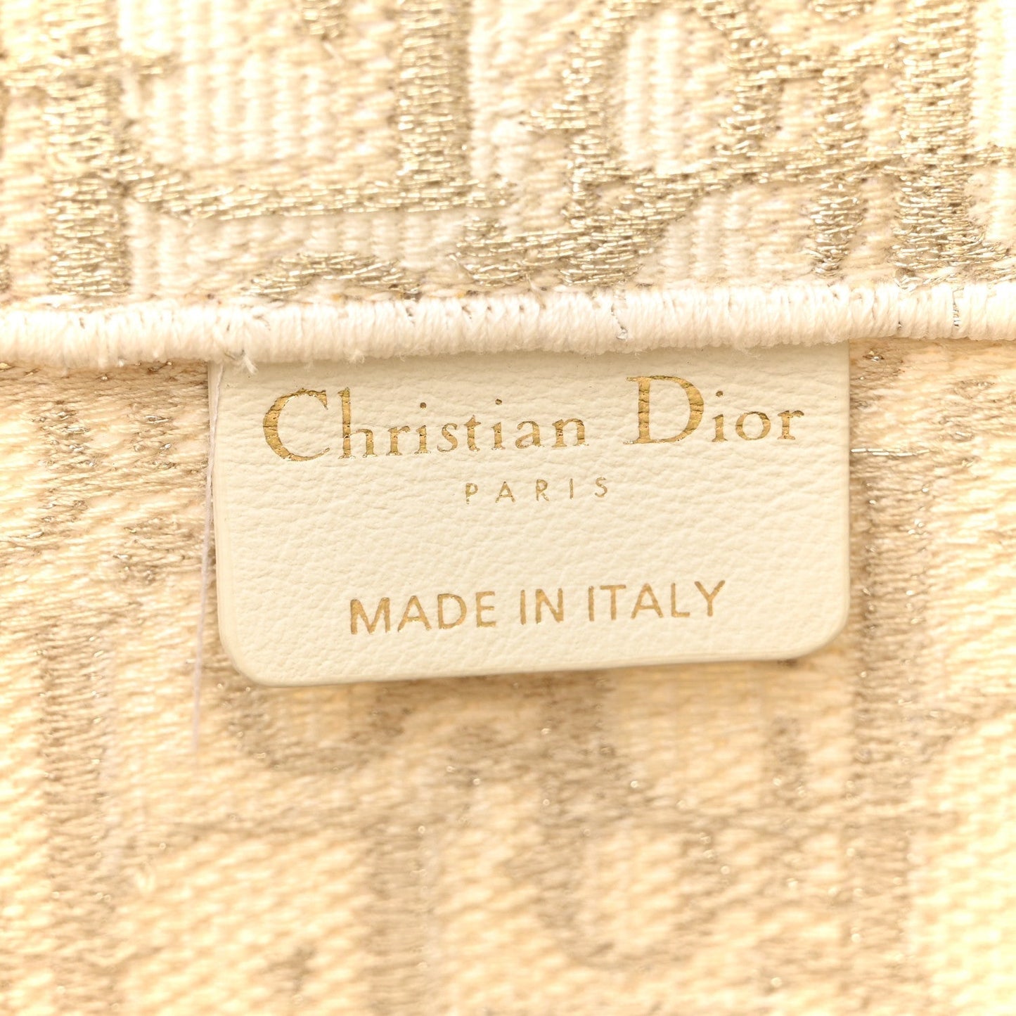 DIOR