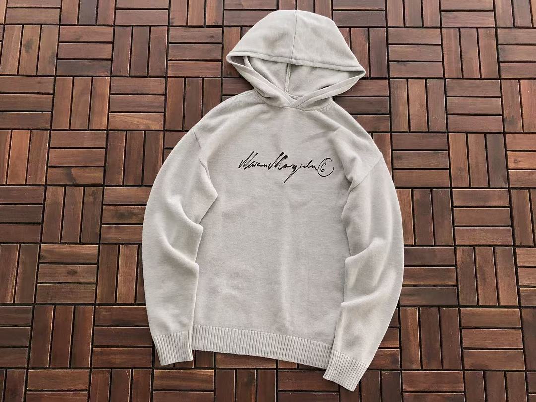M🔥IS🔥N M🔥R🔥IE🔥A HOODIE SWEATER