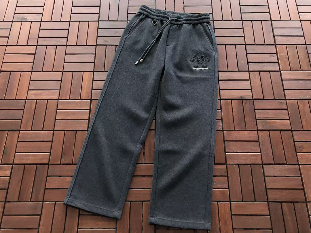 CH🔥OM🔥 HE🔥RTS TROUSERS