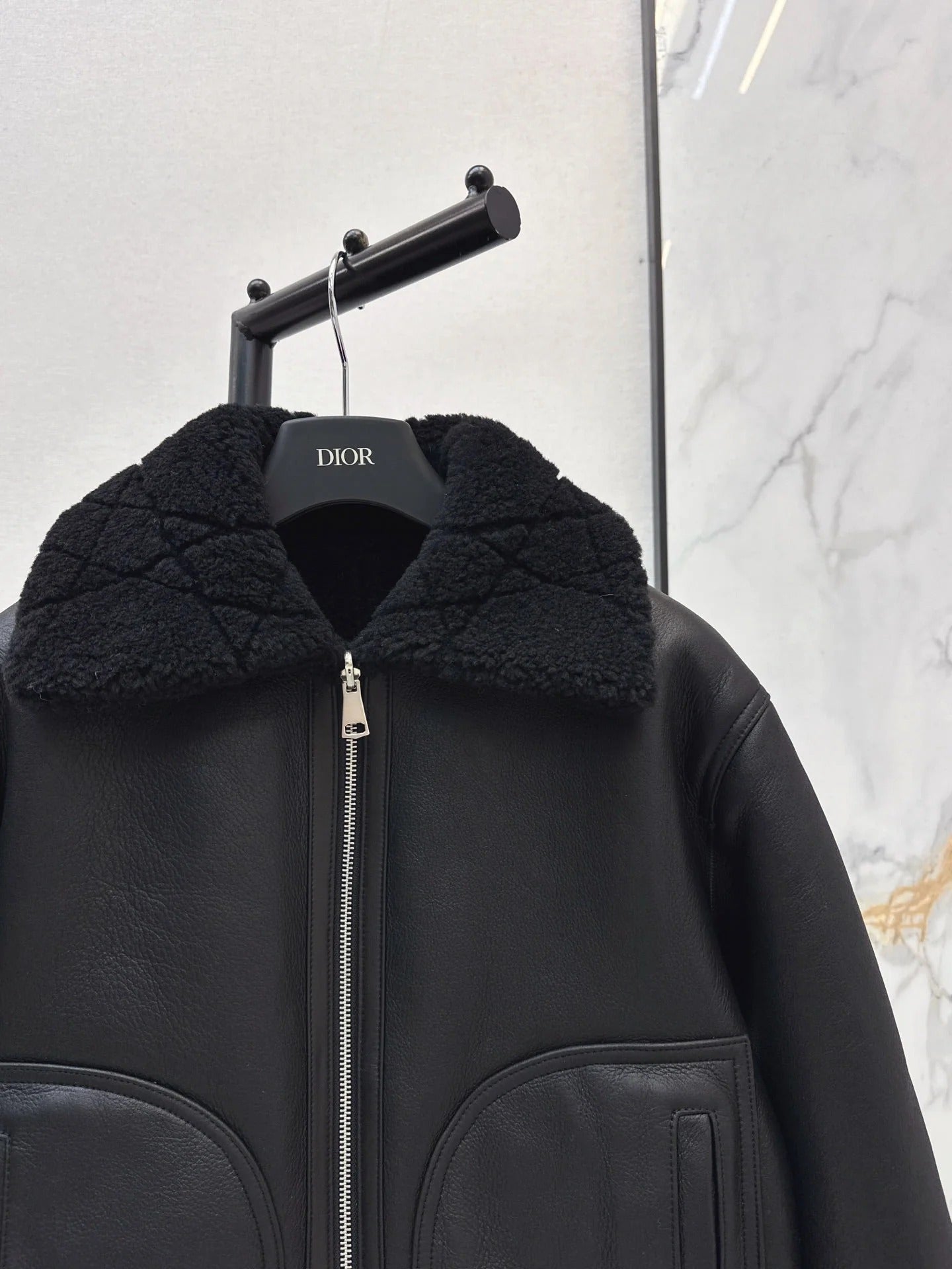 DIOR