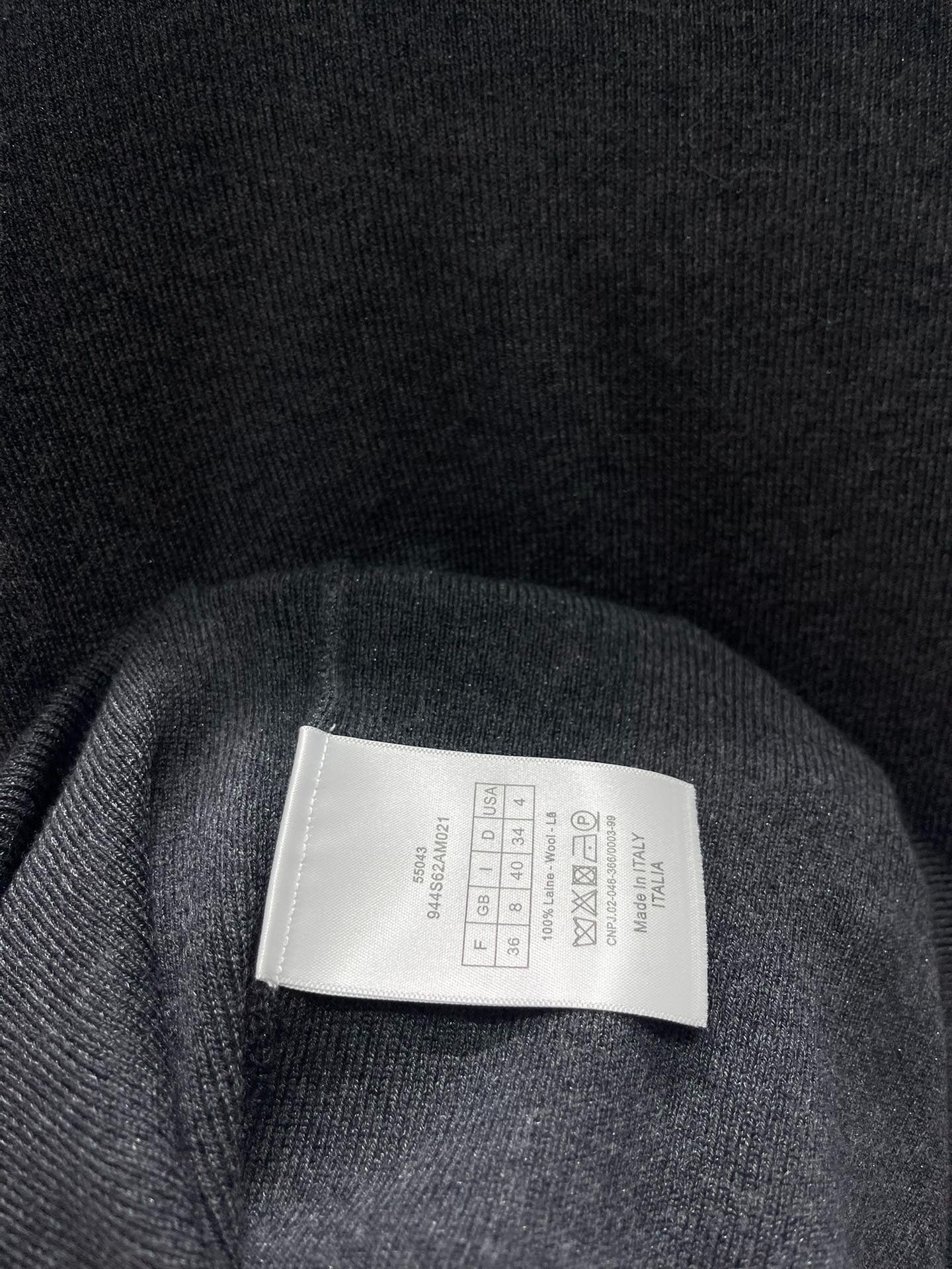 DIOR
