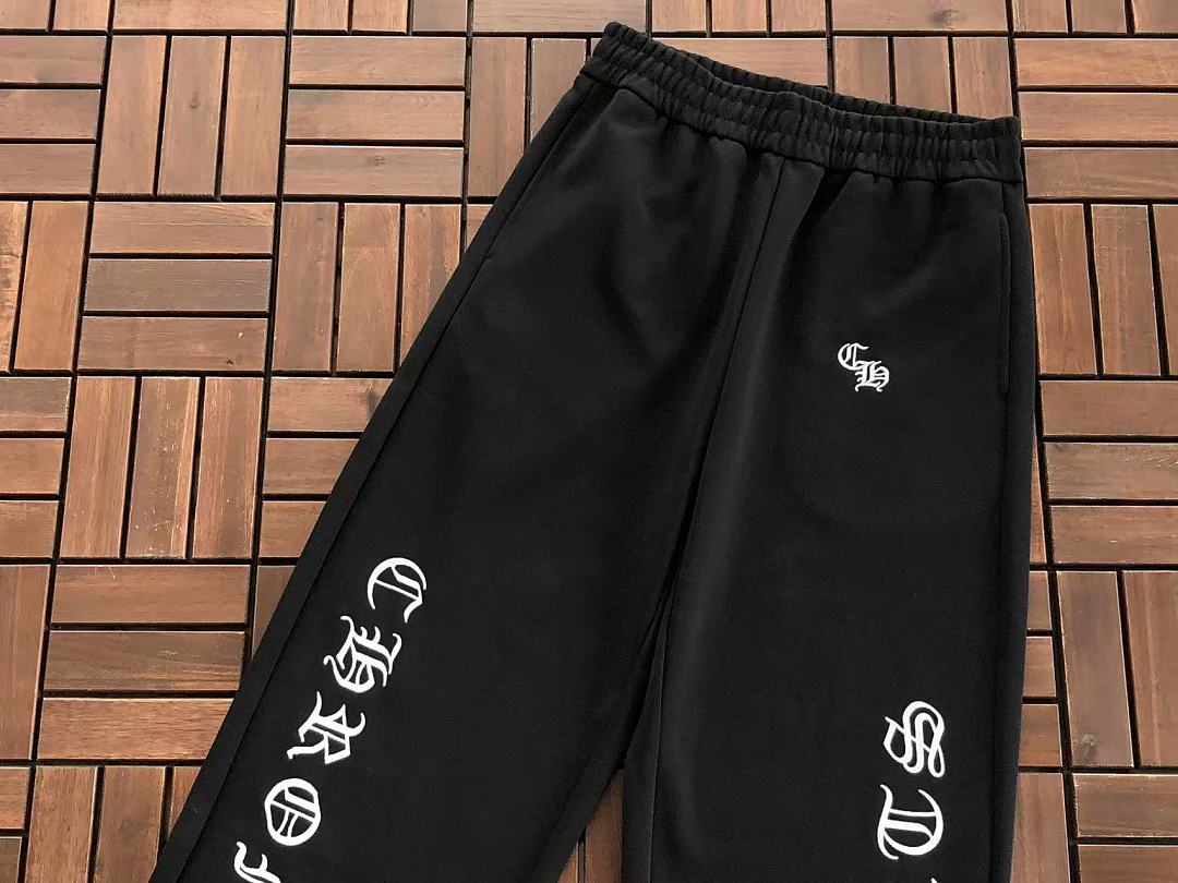 CH🔥OM🔥 HE🔥RTS TROUSERS