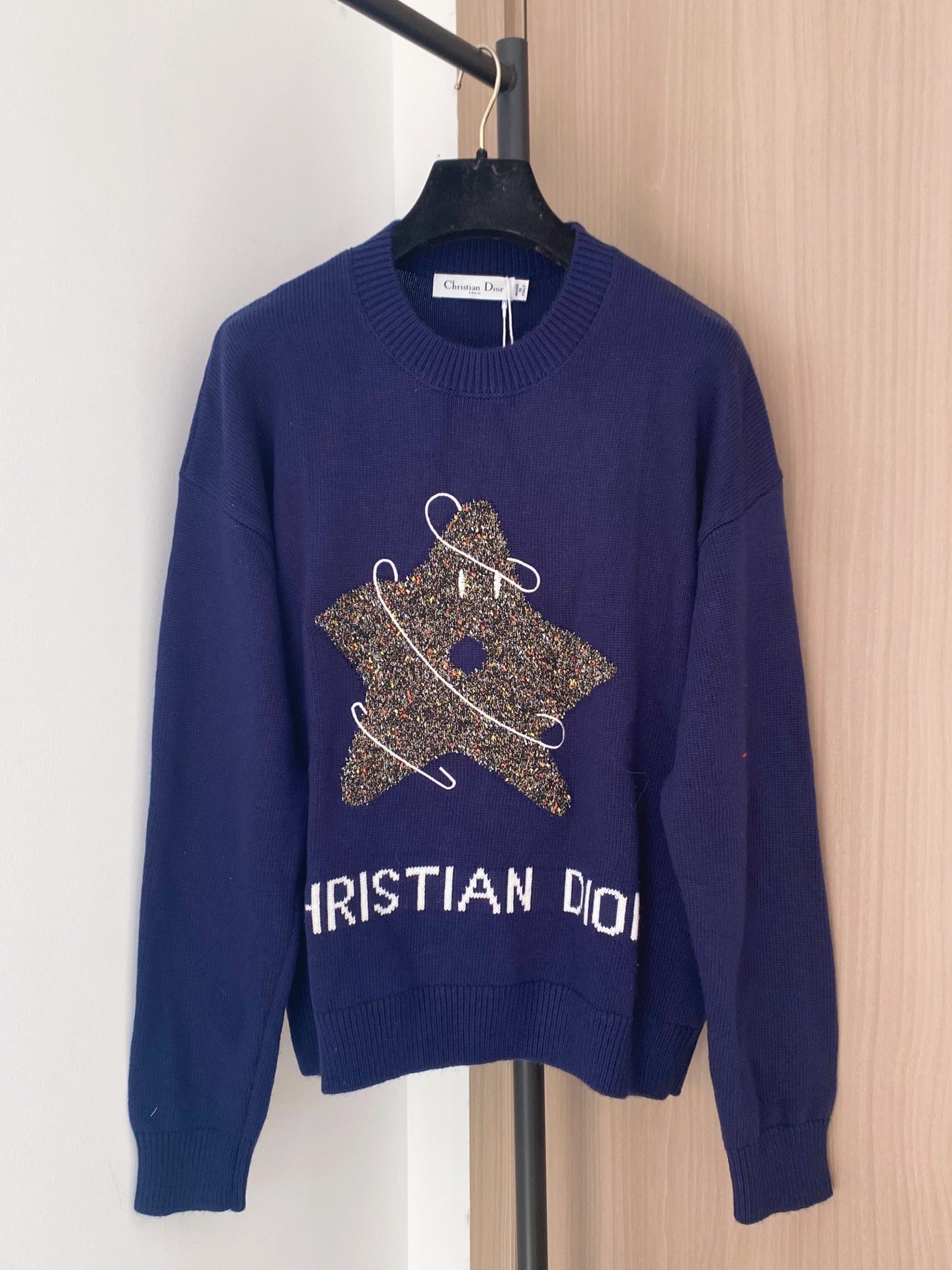 DIOR