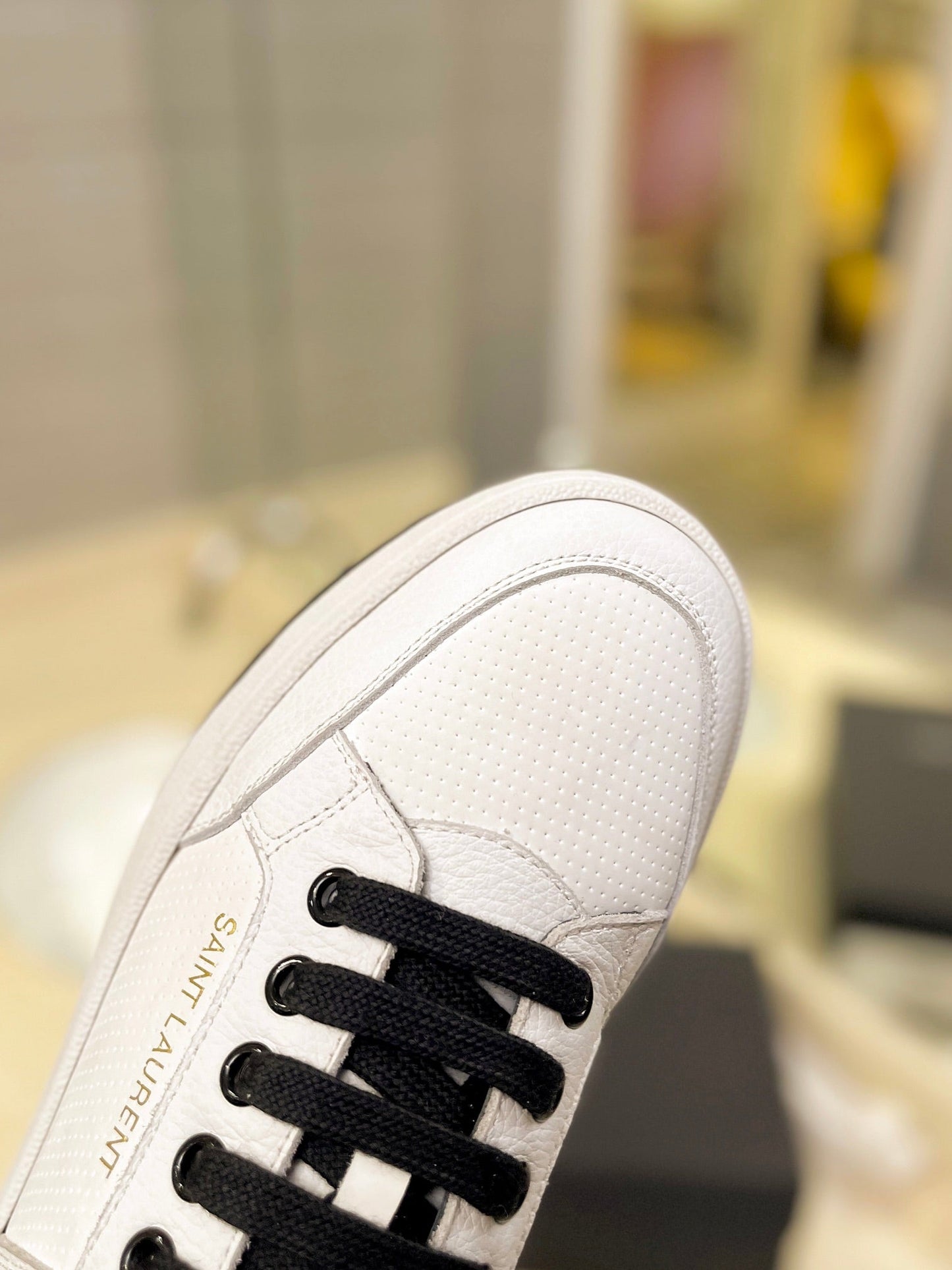 Saint Laurent