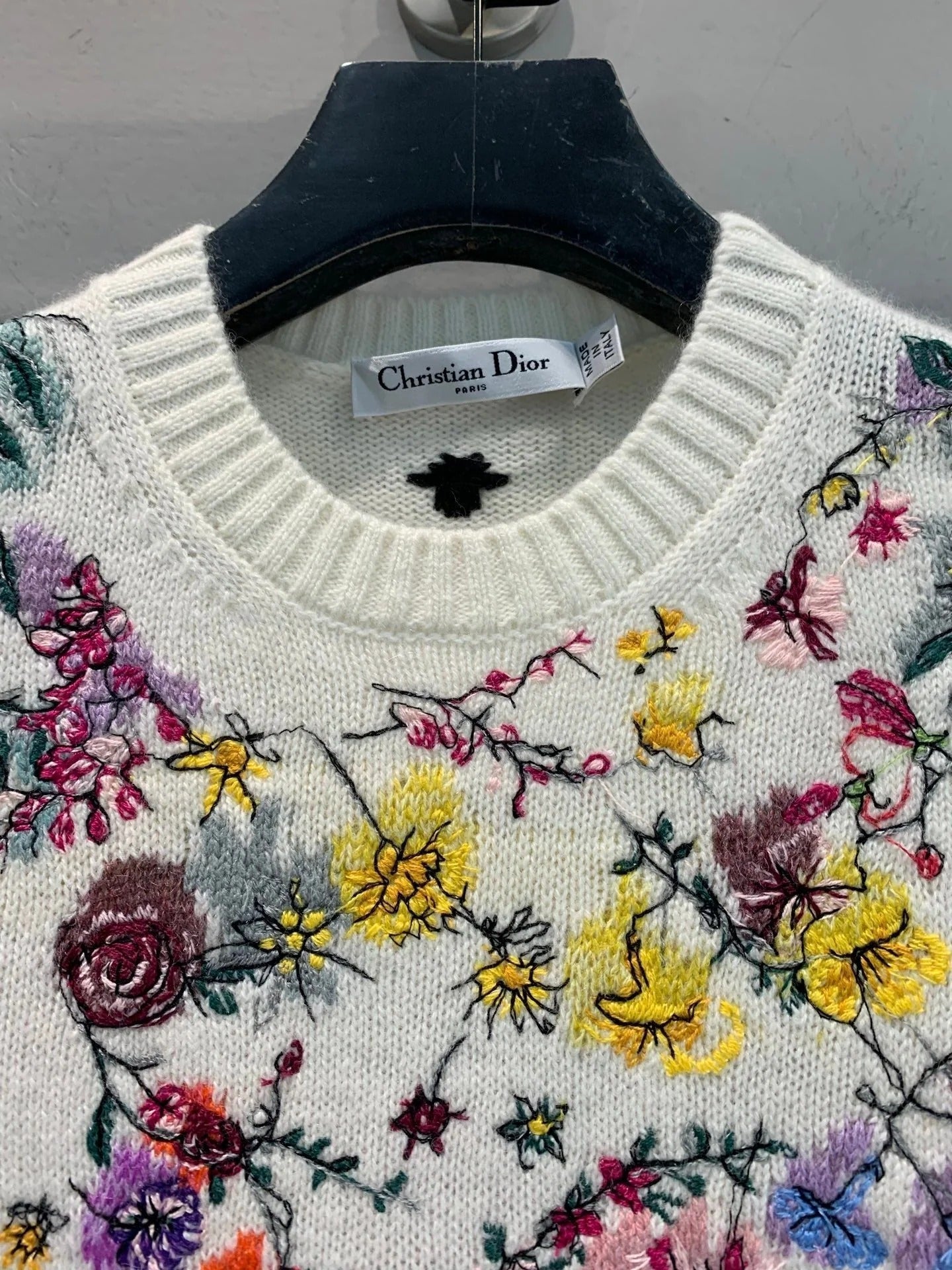 DIOR
