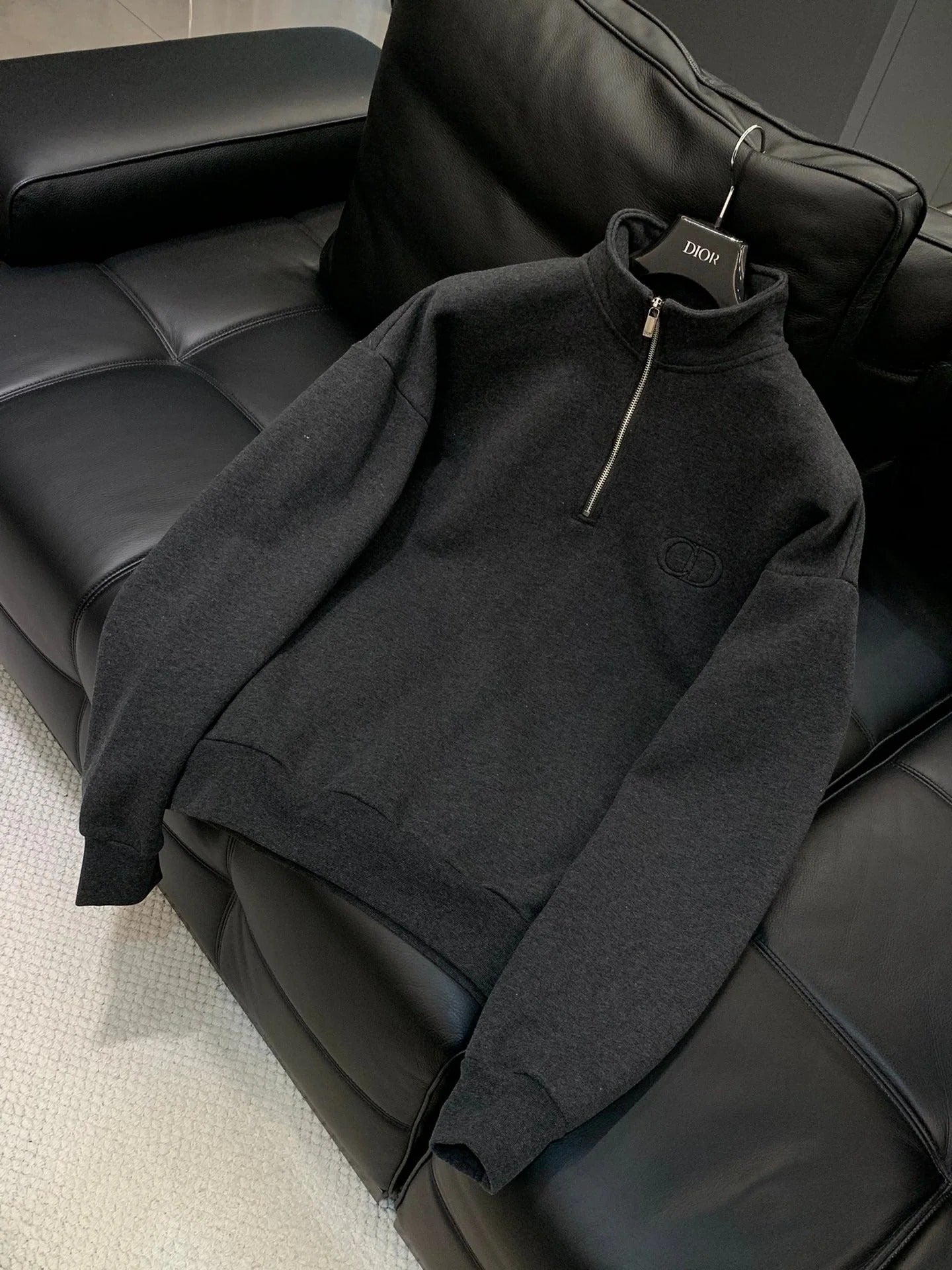 DIOR