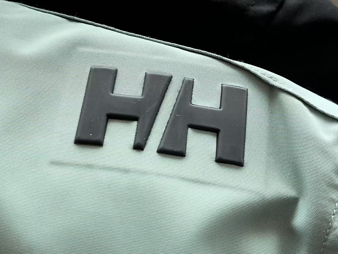 HELLY HANSEN DOWN JACKET