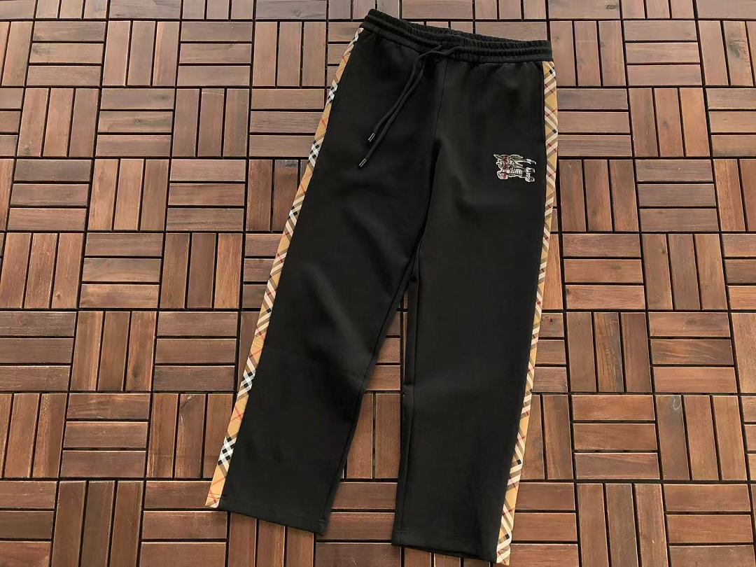 TOP￥~215 PANTS ￥~185 B🔥RB🔥RRY SWEATER TROUSERS