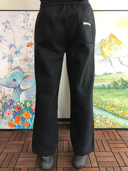 CH🔥OM🔥 HE🔥RTS TROUSERS