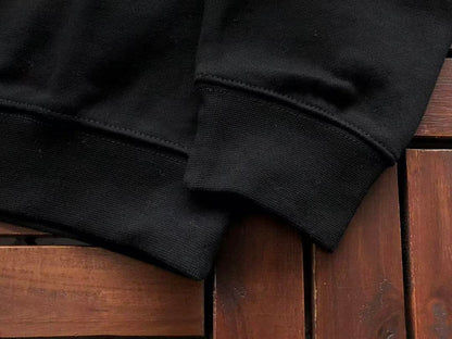 M🔥IS🔥N M🔥R🔥IE🔥A SWEATER