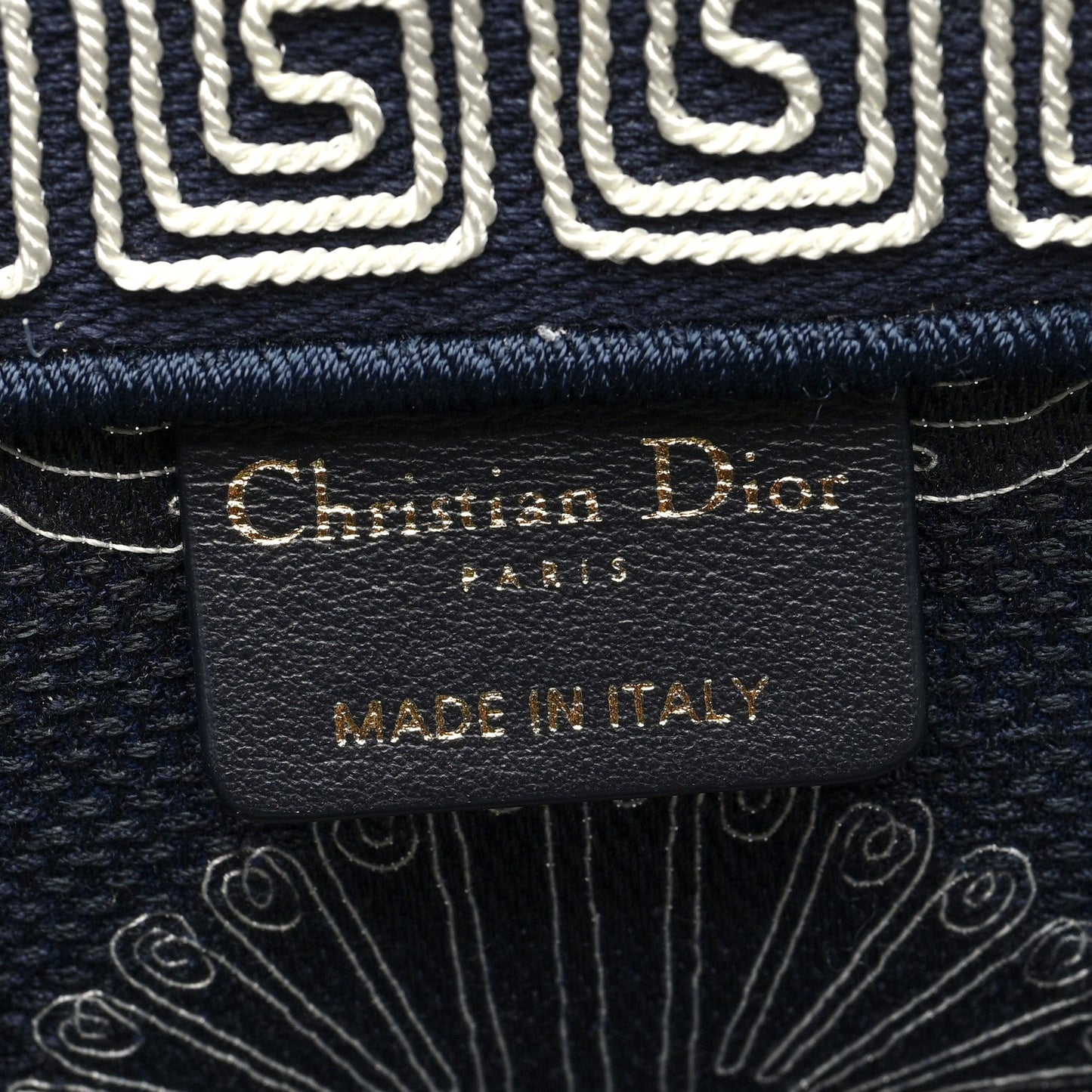 DIOR