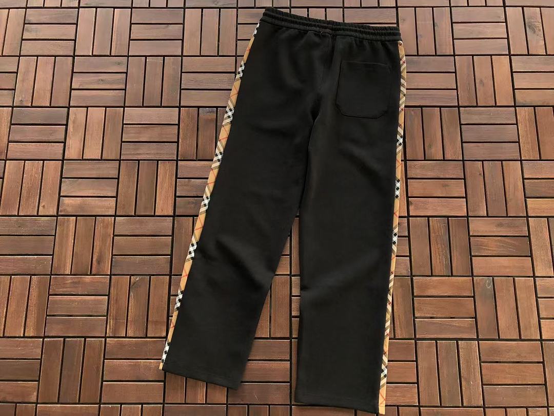 TOP￥~215 PANTS ￥~185 B🔥RB🔥RRY SWEATER TROUSERS