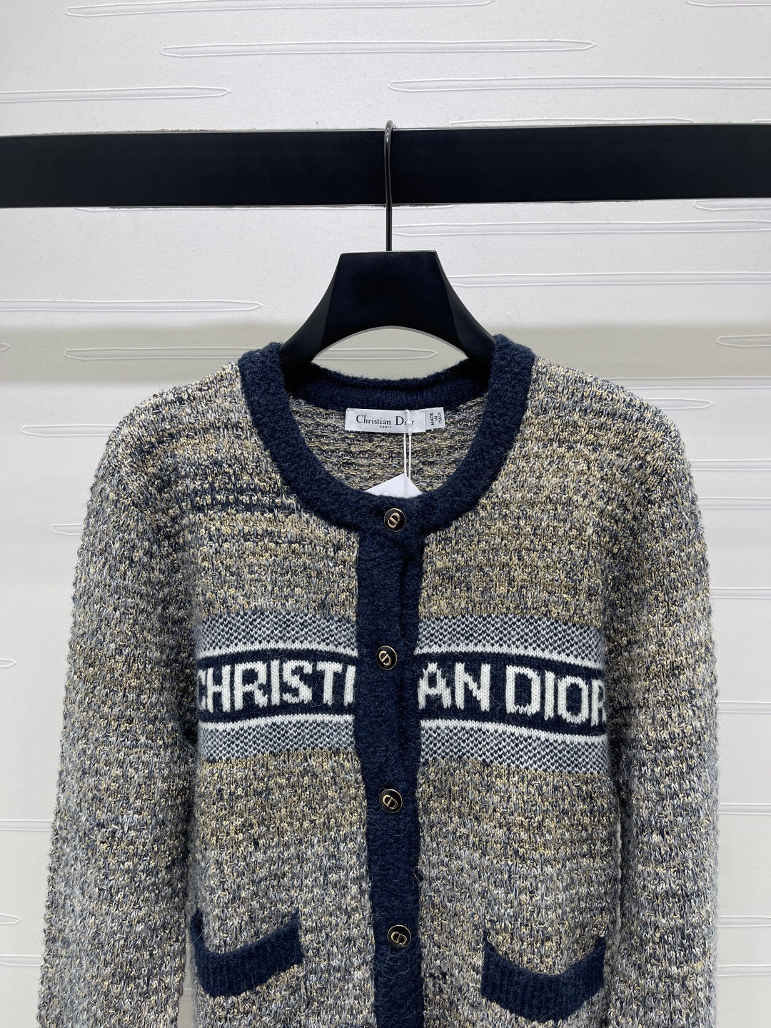 DIOR