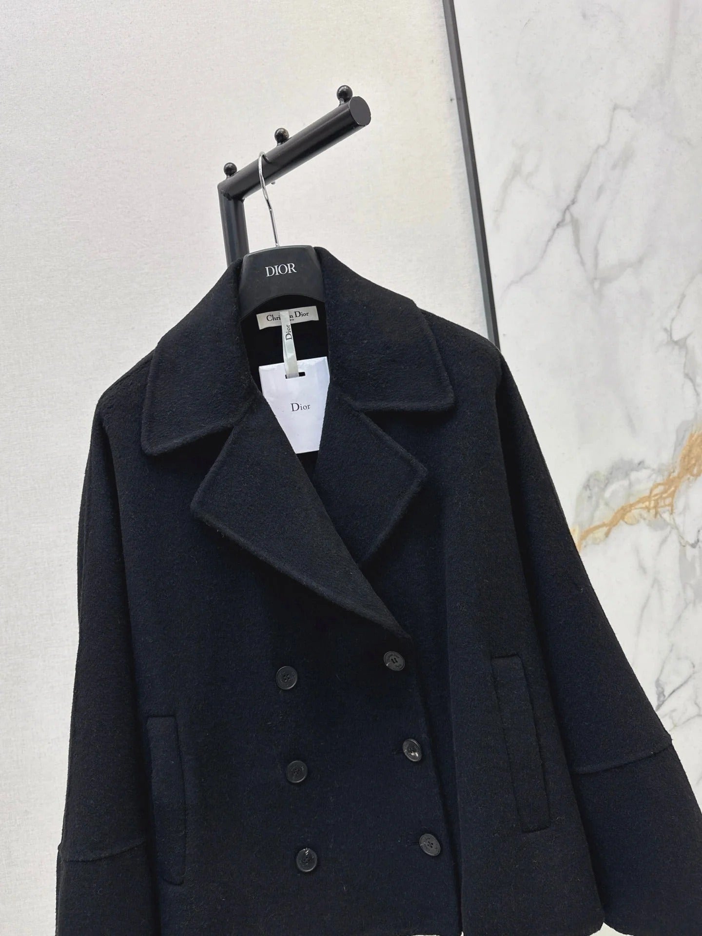 DIOR