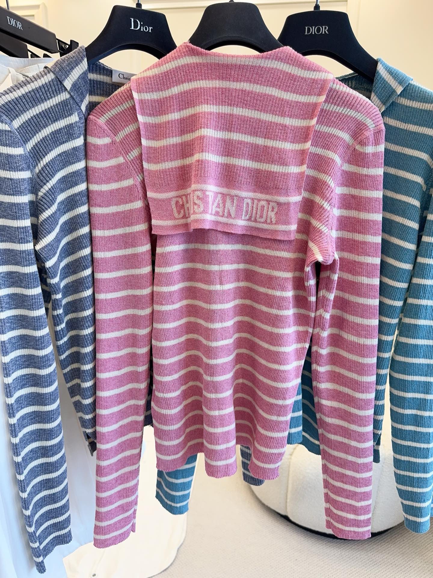 DIOR