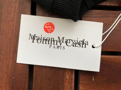 M🔥IS🔥N M🔥R🔥IE🔥A & TOMMY CASH SWEATER