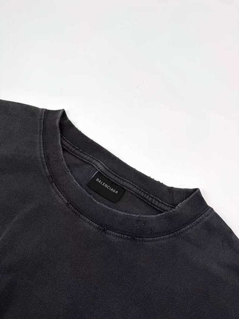CAMISETA BALENÇIAGA - 02