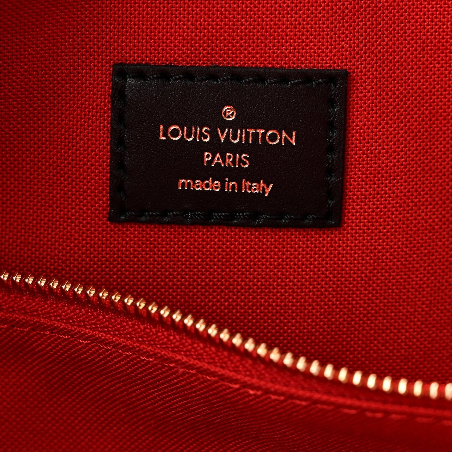 Reverse Monogram Giant Onthego Voyage