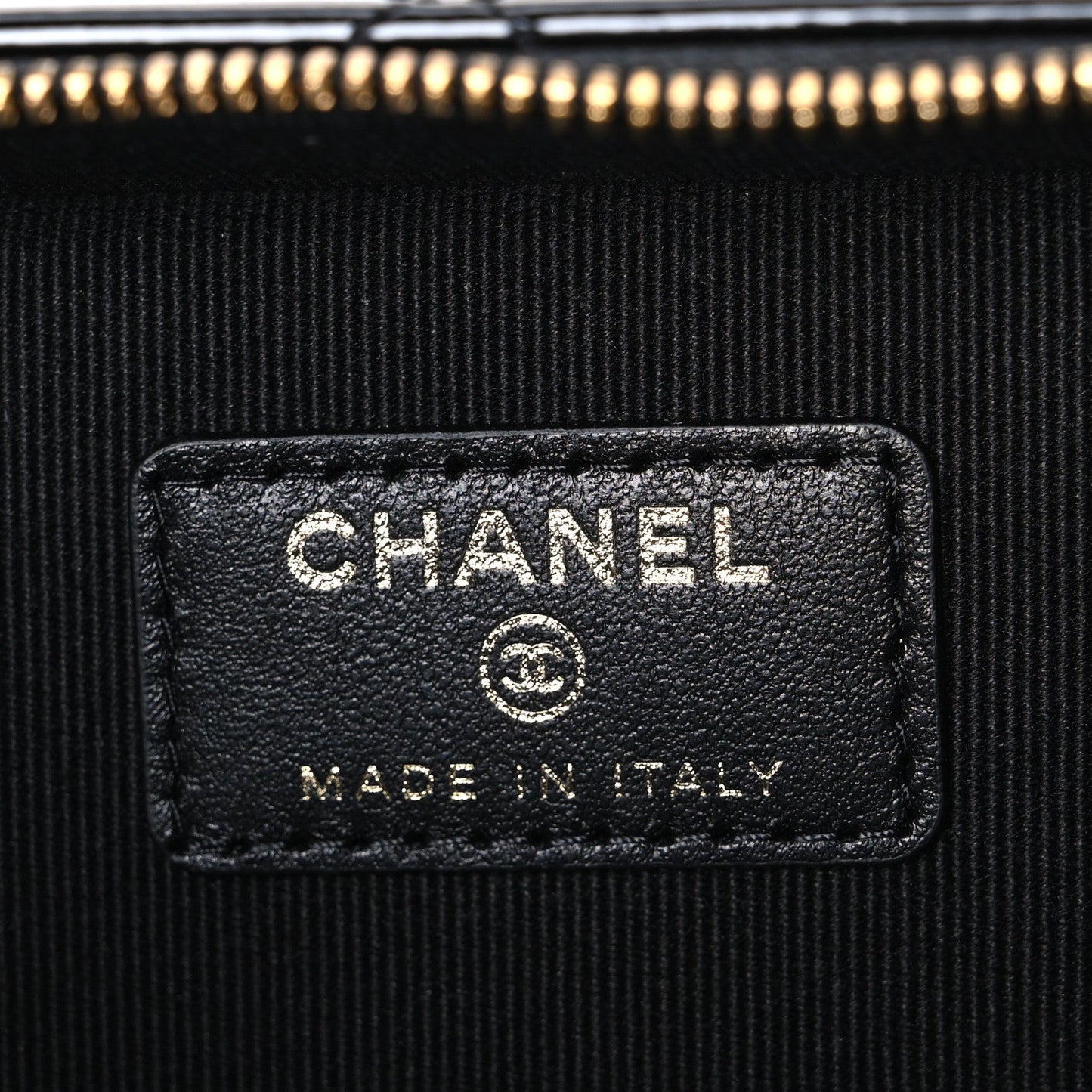 Patent Quilted Top Handle Vanity Case Black
