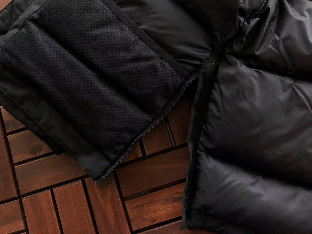 HELLY HANSEN DOWN JACKET