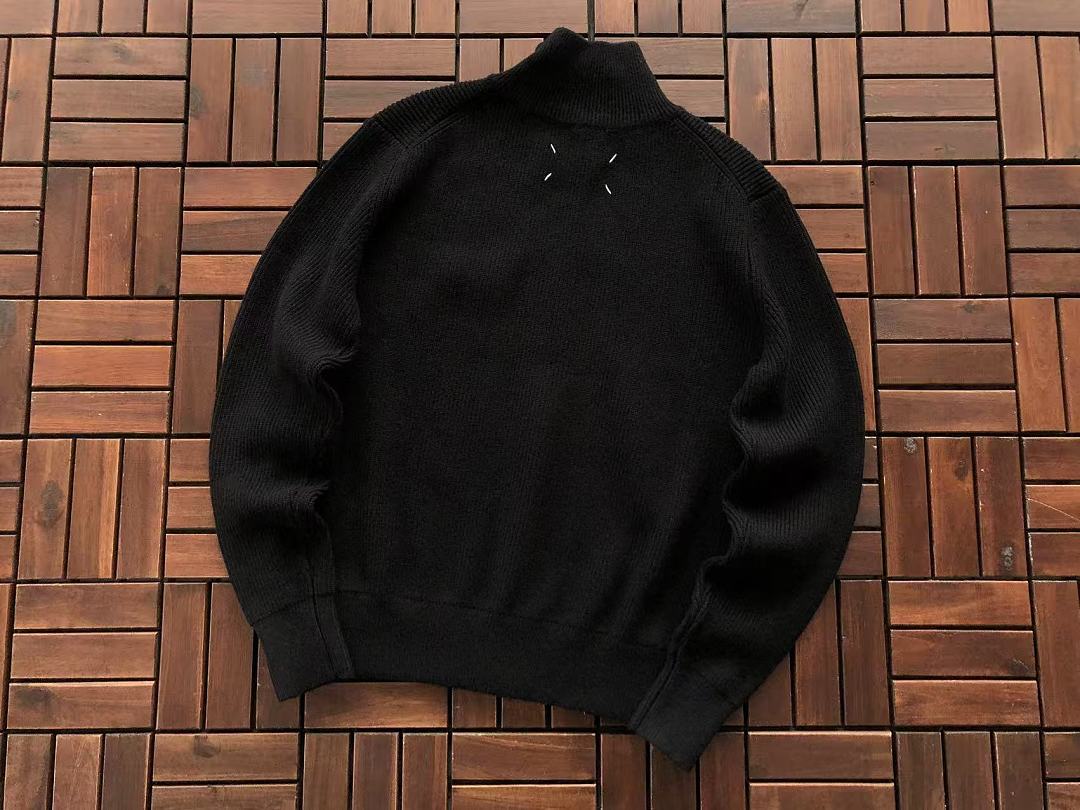 M🔥IS🔥N M🔥R🔥IE🔥A SWEATER
