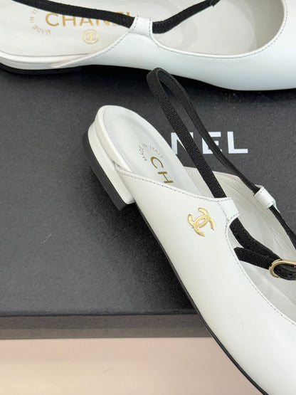 26C Two-tone Double C Flat Shoes Black White Sheeskin 557689