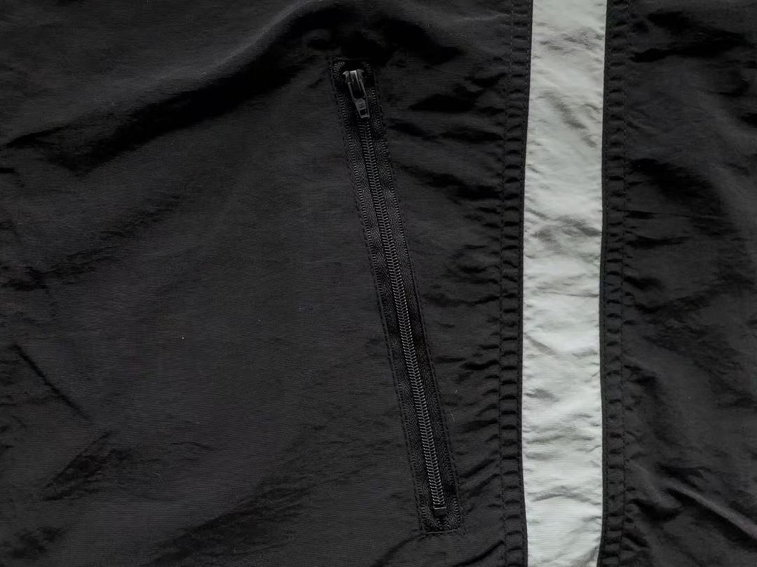 B🔥L🔥🔥🔥IA🔥A & U🔥D🔥R A🔥MO🔥R JACKET
