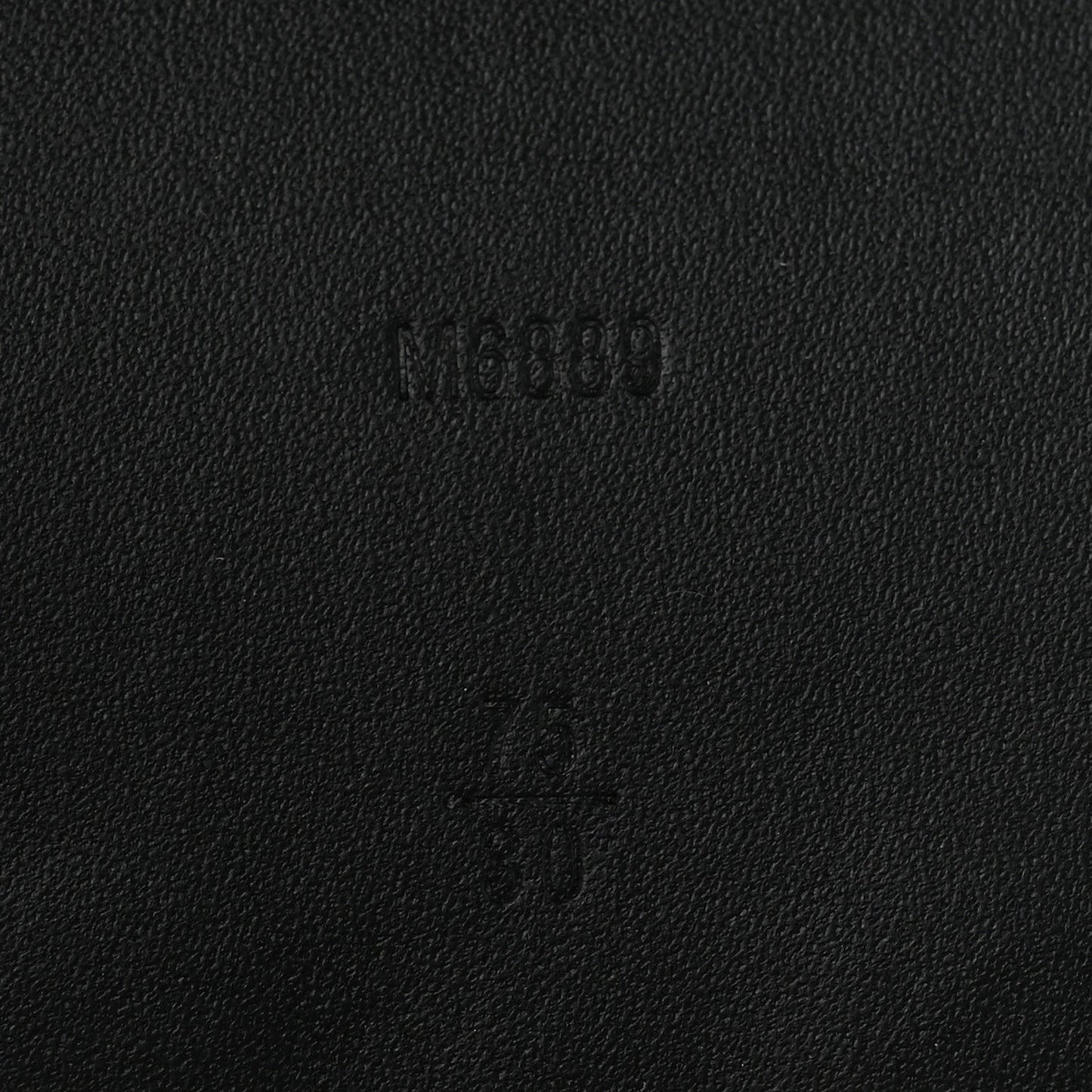 Calfskin LV Initiales Clous Belt 75 30 Black Gold