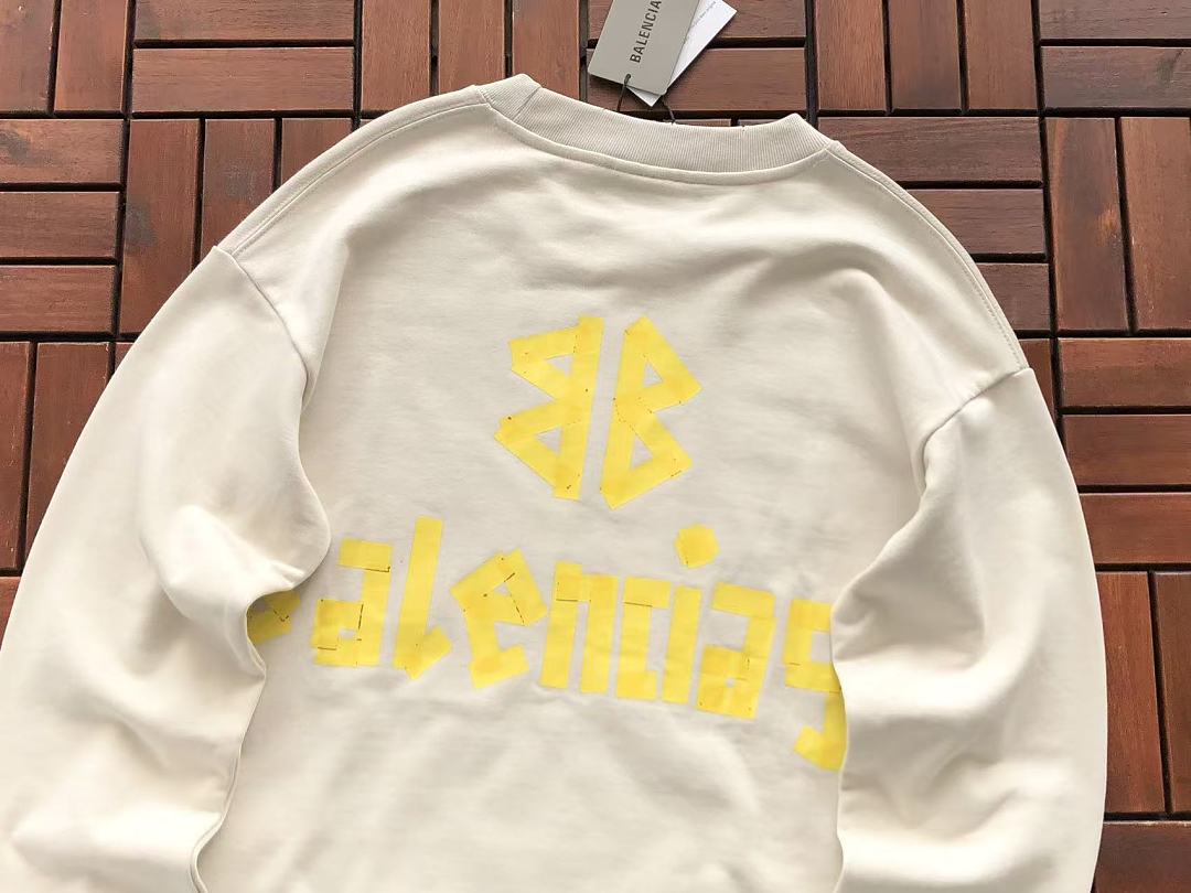 B🔥L🔥🔥🔥IA🔥A SWEATER