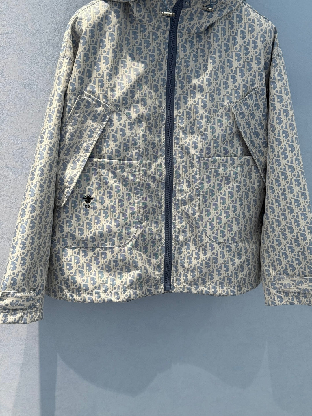DIOR