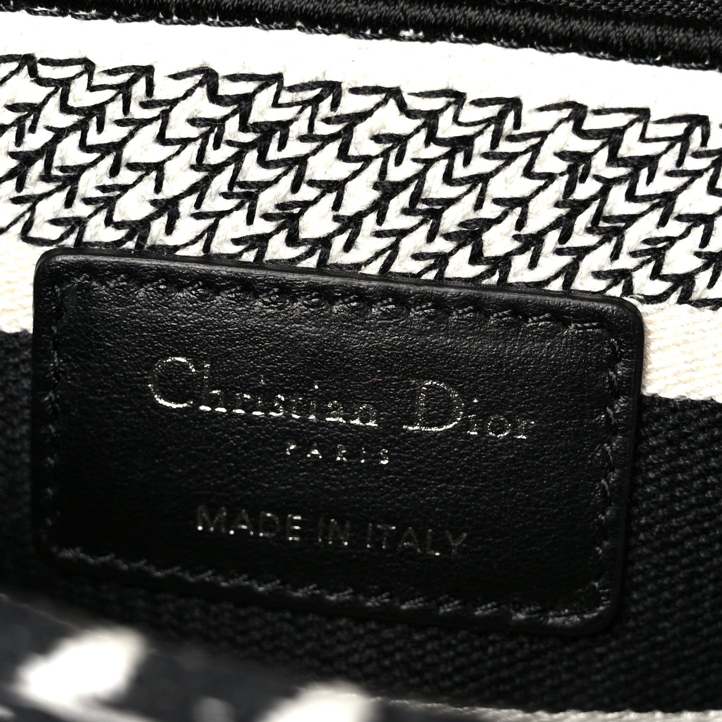 DIOR