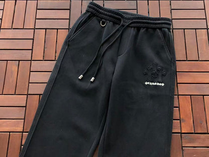 CH🔥OM🔥 HE🔥RTS TROUSERS