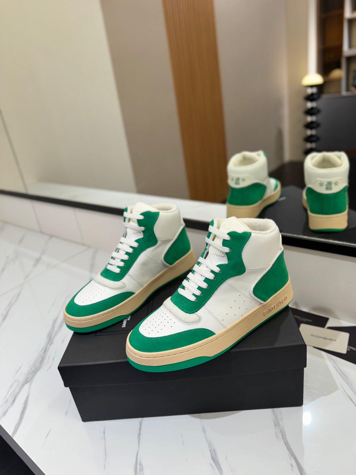 Saint Laurent
