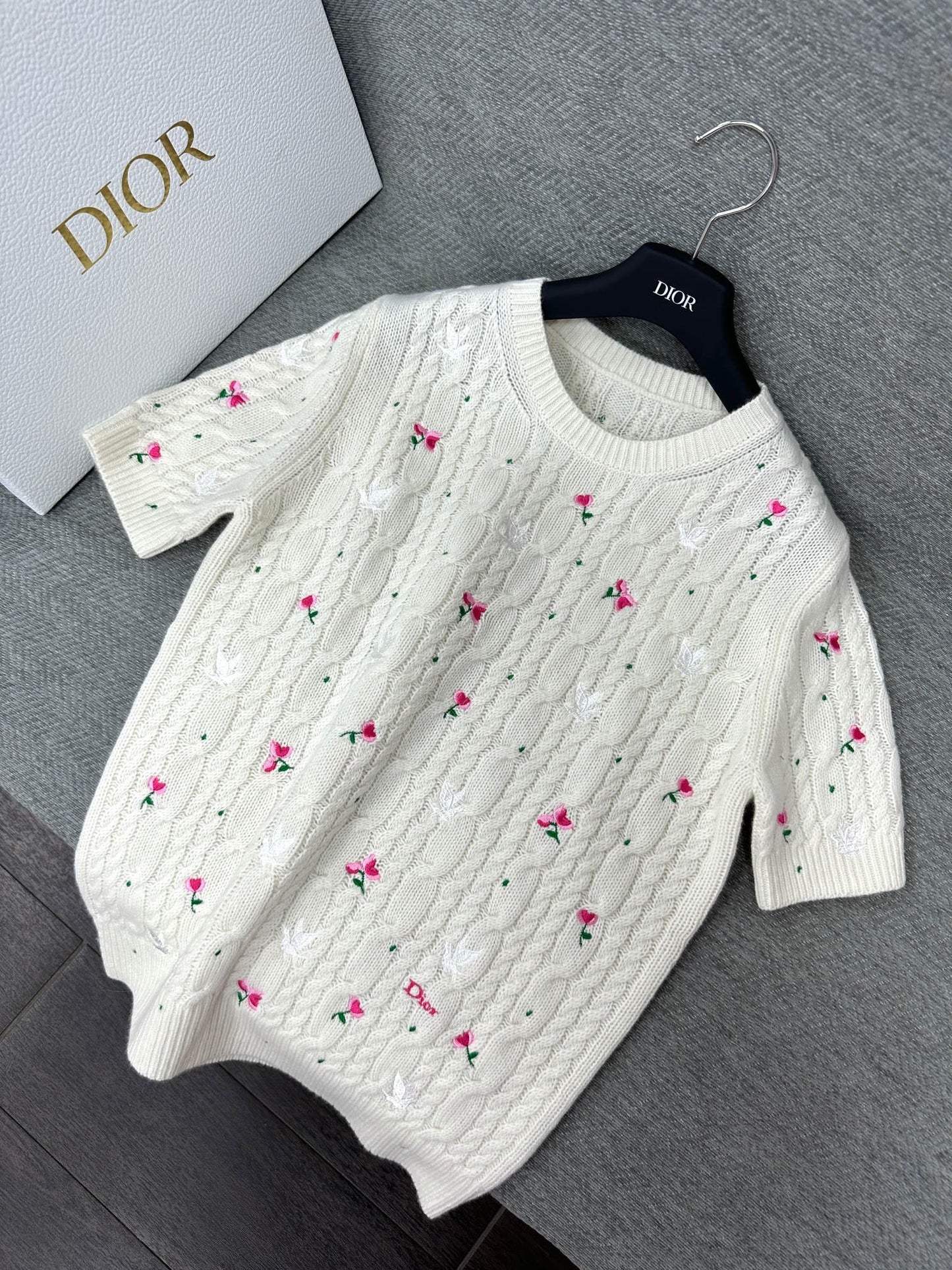 DIOR
