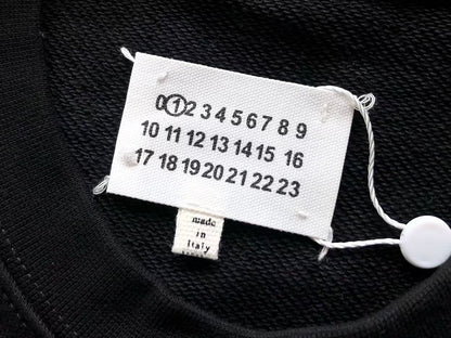 M🔥IS🔥N M🔥R🔥IE🔥A SWEATER